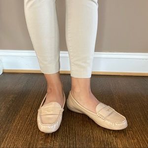 COACH Odetta Patent Leather Loafers Beige Size: 8 EUC